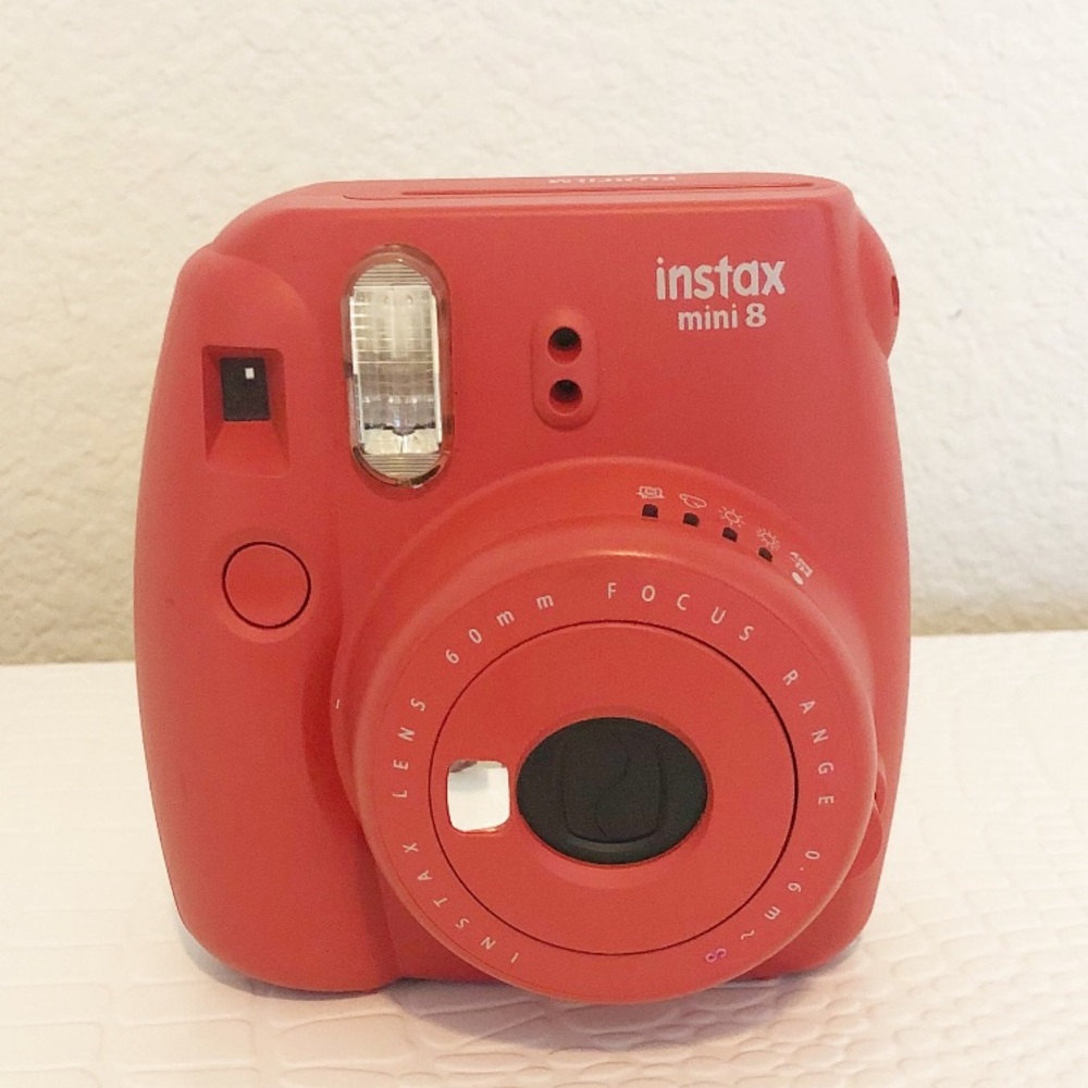 Instax Mini8 Raspberry color
